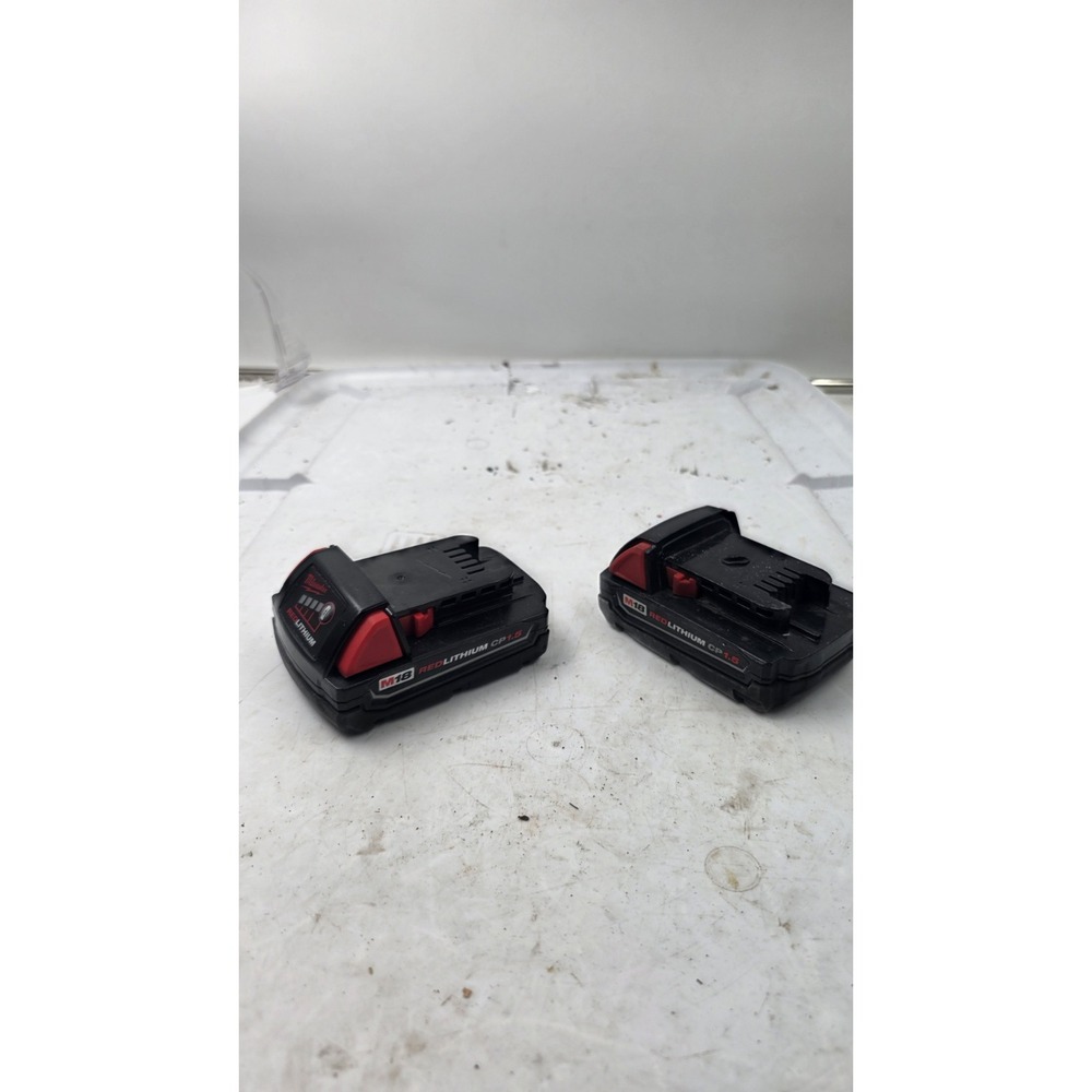 set 2 Milwaukee M18 Battery 1.5Ah 48-11-1815 18V  Red Lithium Ion